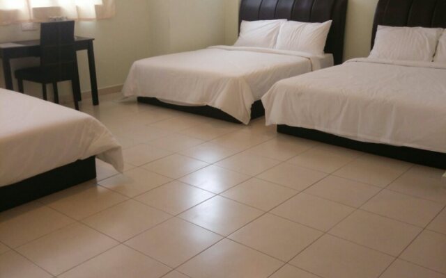 Glorious Straits Hotel