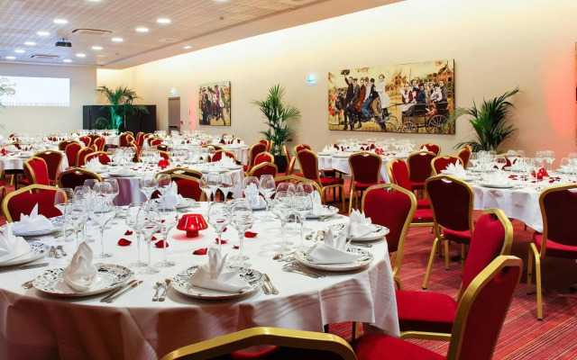 Hotel de Bourgtheroulde, Autograph Collection