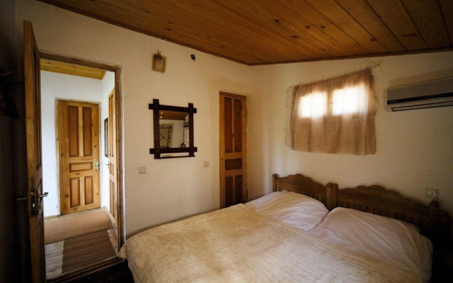 Guest House Gallery