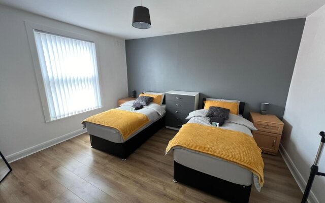 City Escape - Charming 2-bed House