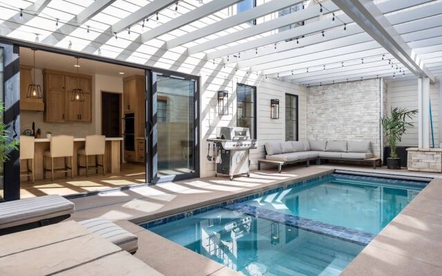 Desert Gem 7 Bedroom Home