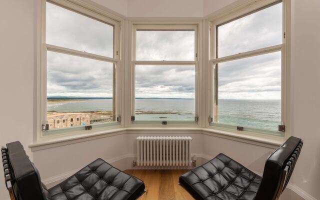 Luxury Penthouse on The Scores