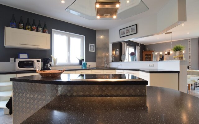 Luxurious Villa in Wibrin Ardennes with Pool