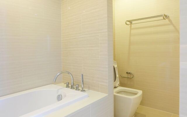 Kanyarat Lakeview Condominium by Wilai