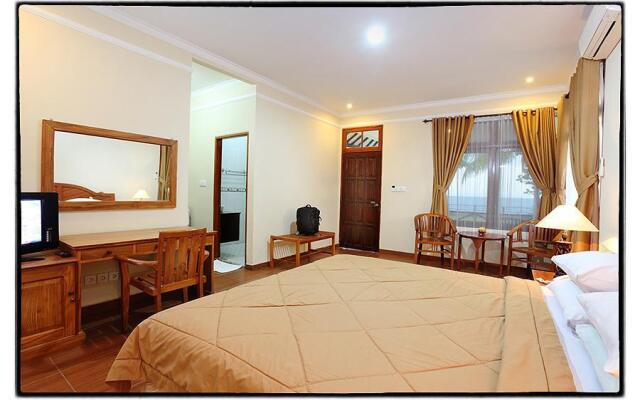 Mascot Beach Resort by OYO Rooms