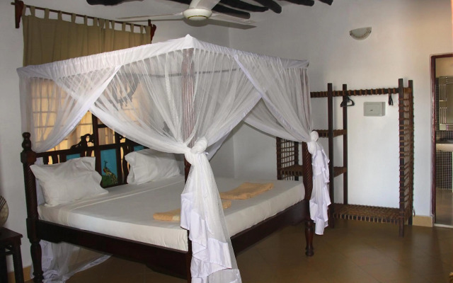 Makuti Beach Bungalows