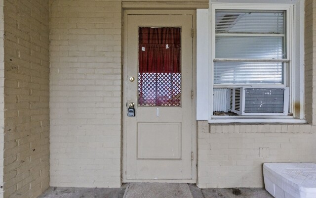 Historic On The Bay 3 Bedroom Cottage