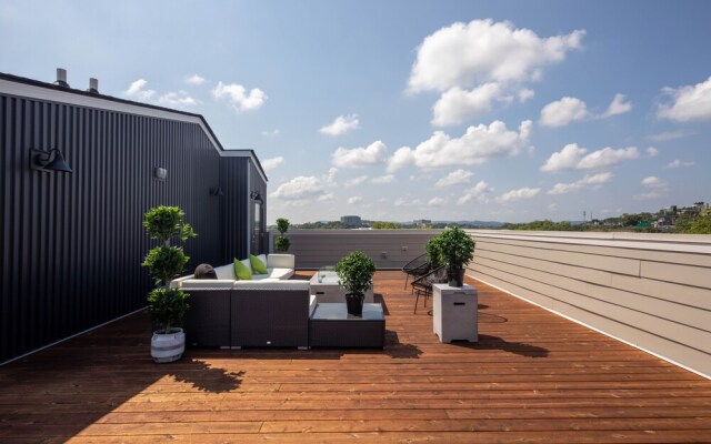 Domio Sylvan Park Elegant 8BR 2 Houses