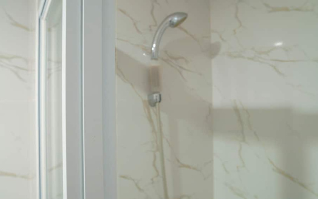 Elegant And Homey Studio At Grand Kamala Lagoon Apartment