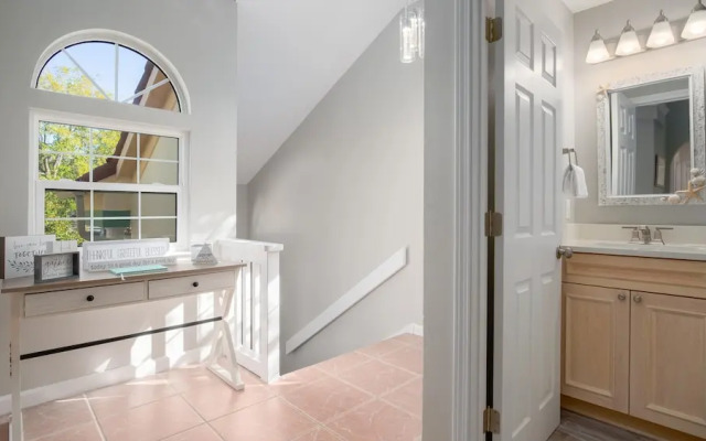 Tivoli 5249 (G) - 3BR 3BA+loft - (9)