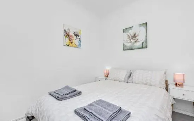 Fantastic 4 bedroom apartment in Russell Square