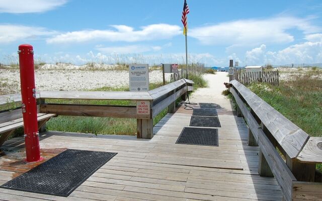 Island Winds East 409 condo