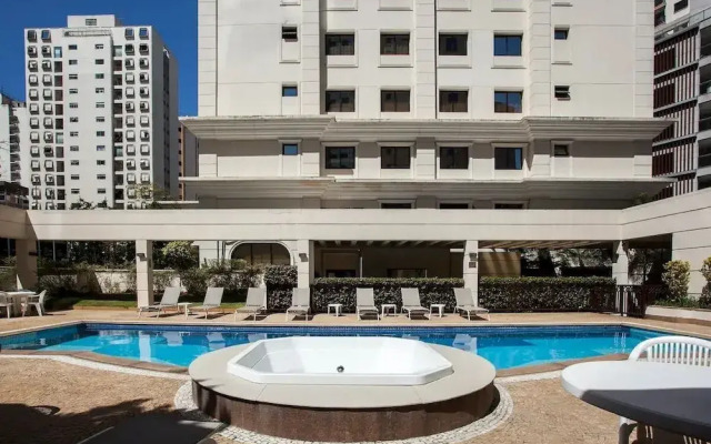 Suíte na Vila Olímpia by Conviva