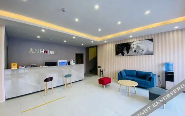 Junyi Chain Hotel (Xiong County)