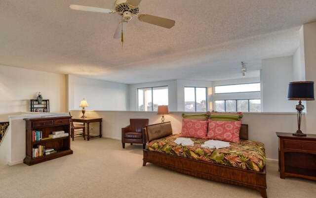 Spinnakers Reach by Vtrips