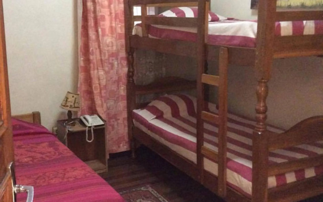 Tana-Jacaranda - Hostel