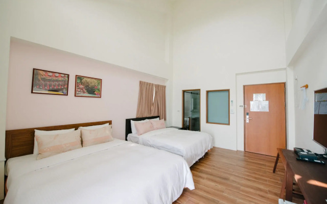 HE SEN Hostel