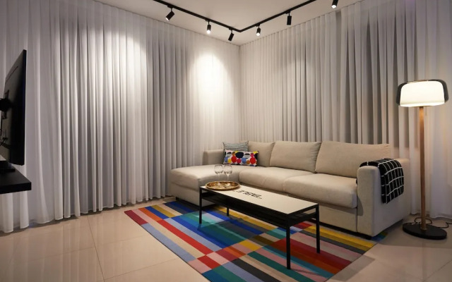 Yehuda Market Suite