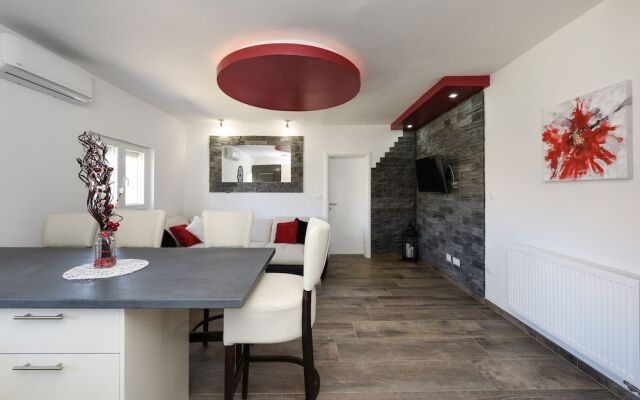 Holiday Apartments Yes Peace