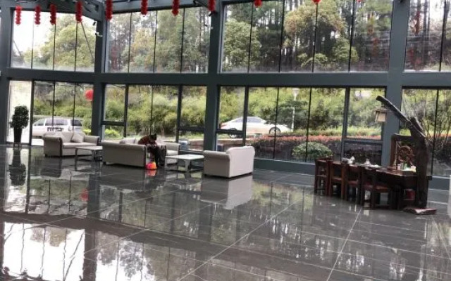 Minggang Grand Hotel (Ceramic University Xianghu Campus)