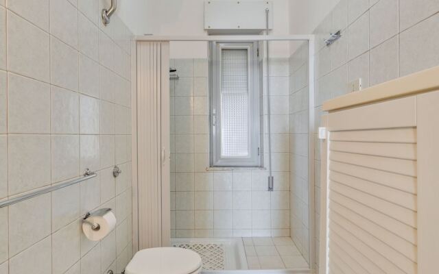 Spacious Holiday Home in Tresnuraghes near Sea