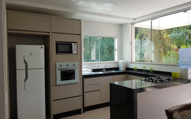 Bombinhas SC 200 metros da Praia