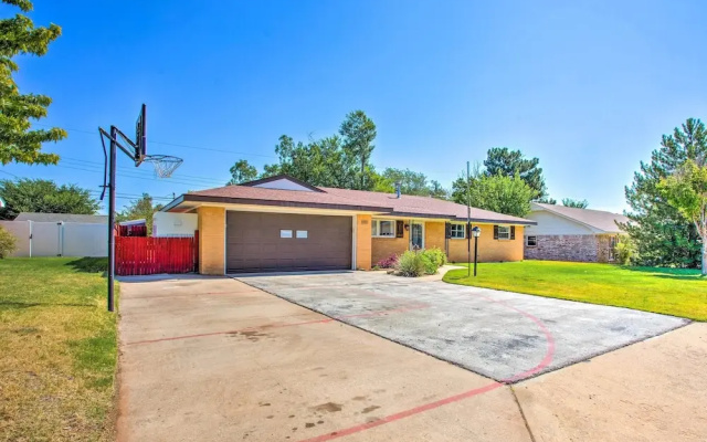 Woodward Home Near Crystal Beach Water Park!