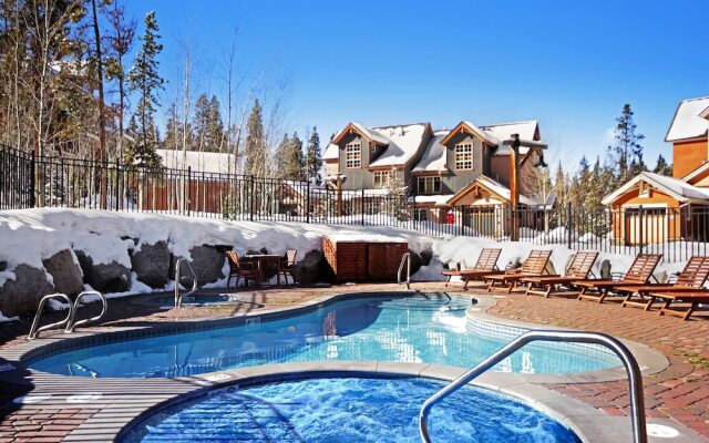 6506 Settlers Creek Townhomes by RedAwning