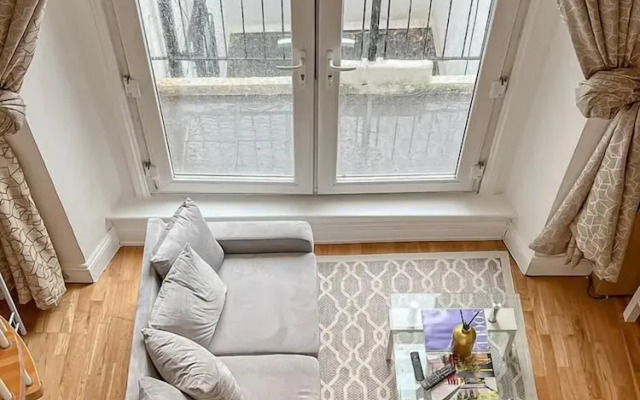 Modern Flat in Paddington