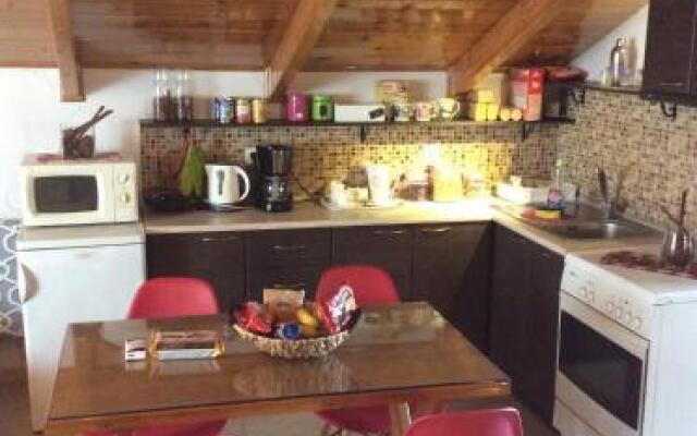 Modern Basement Apartment Gio Ii