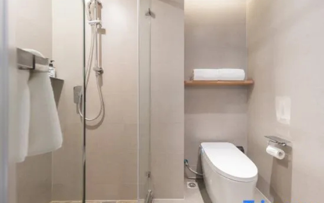 Home Inn Plus Hotel (Linyi Lushang Center Wanda Plaza Branch) – Bathroom – Linyi