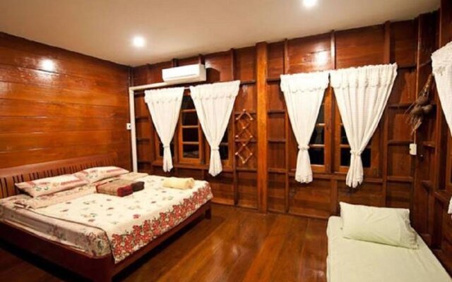 Ban Mai Phai Pha Holiday House