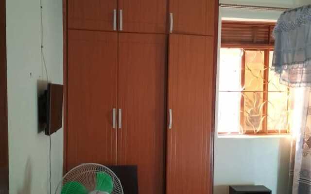 Green Gardens Busia Hotel