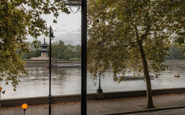 Chelsea Embankment III by Onefinestay