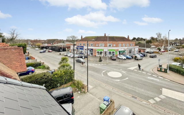 EasyStays - Modern Apartments in Windsor with Parking