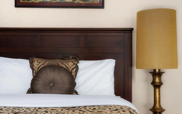 Luxury 5-Bedroom Stay W Pool Spa  Grill
