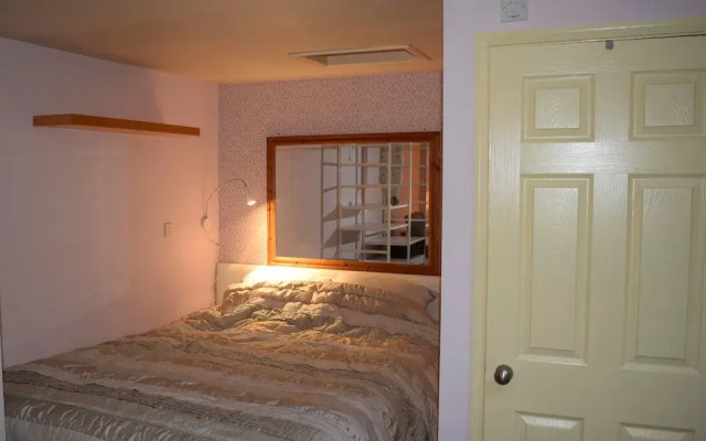 Cosy Self-contained Studio Flat in Bristol