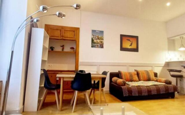 Le Foch-50m2-HYPERCENTRE- Parking Privé & Wifi FIBRE