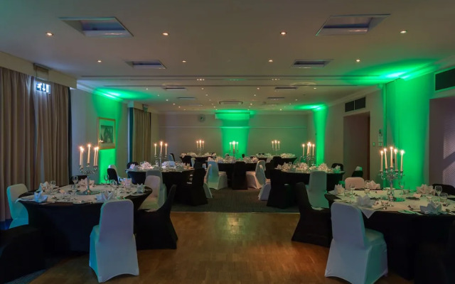 Holiday Inn Rugby-Northampton M1, JCT.18