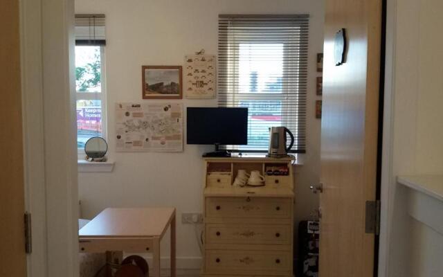 BroomHouse HomeStay