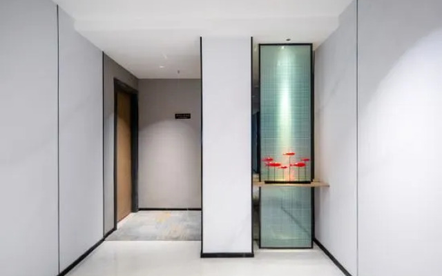 Kaimeilai Hotel (Shenzhen Futian Shangmeilin Subway Station Store)