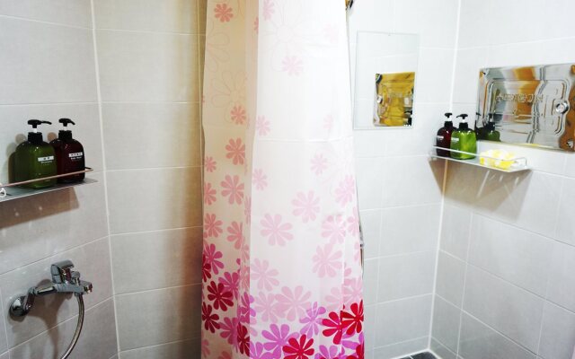 Onna Guesthouse - Hostel