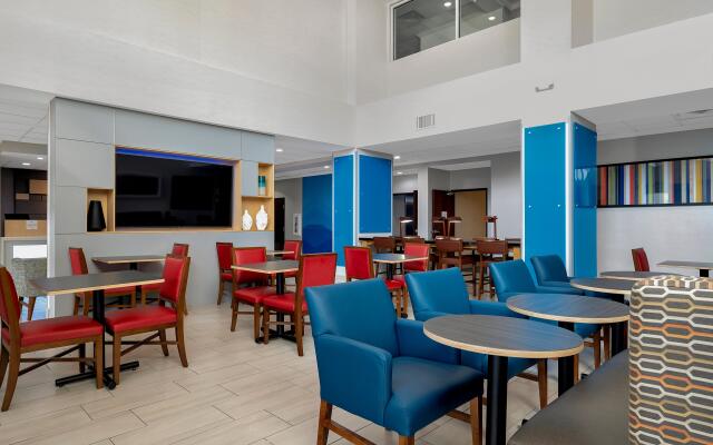 Holiday Inn Express & Suites Lufkin South by IHG