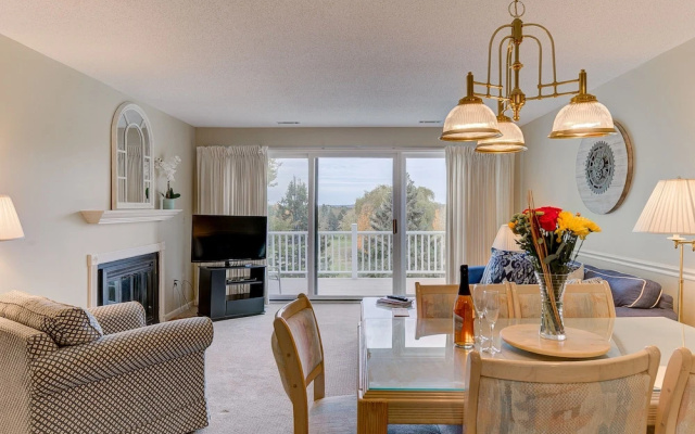 2 Bedroom Condo Golf Course Views 5166