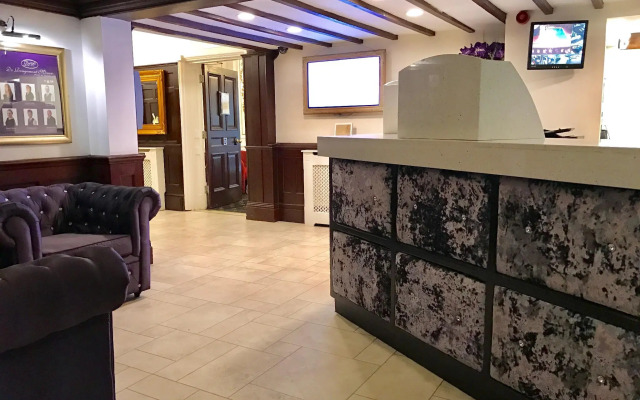 De Rougemont Manor Hotel & Suites