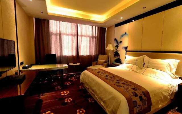 Huang He  International   Hotel