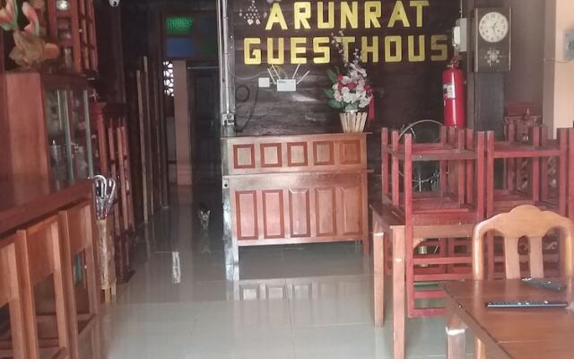 Arunrat GuestHouse - Hostel