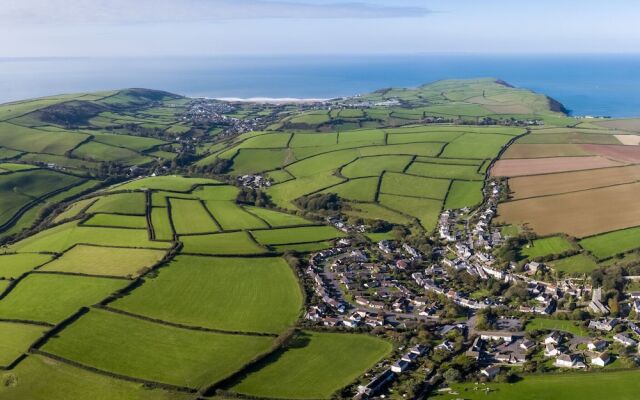Romantic Holiday Home in Croyde Near Beach