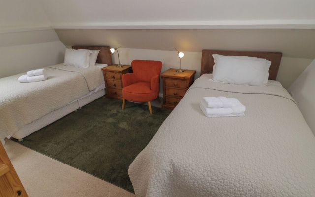 Raglan Lodge
