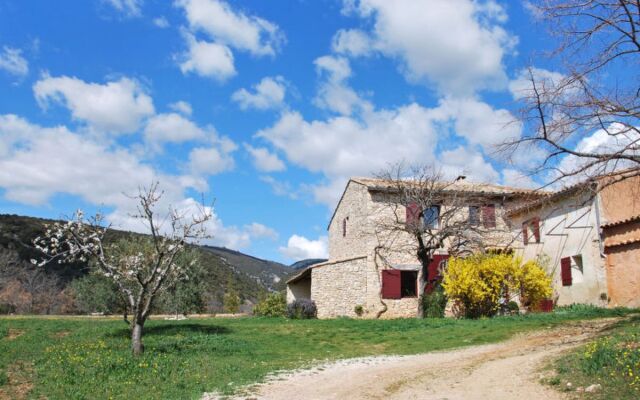 Le Puits Du Geai 14606